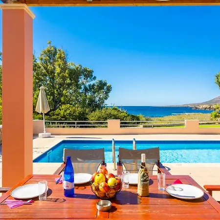 فيلة Antigoni House *