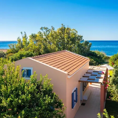 فيلة Antigoni House